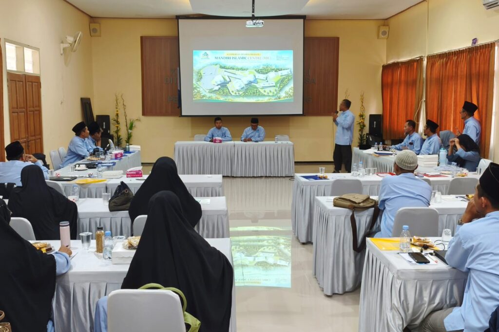 Unit kerja MIC memaparkan program kerja. (rhd)